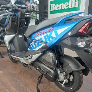 Suzuki Avenis 125 Scooter: imagen 11