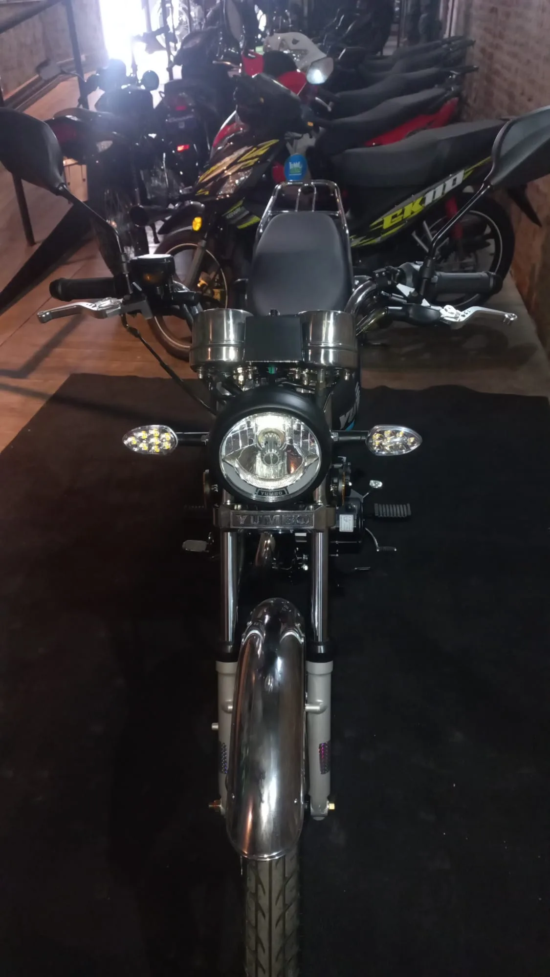 Yumbo Furia 200: imagen 15