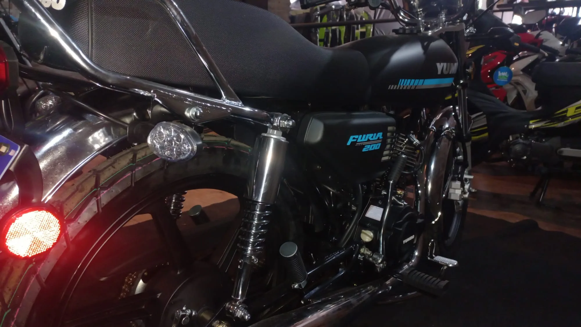 Yumbo Furia 200: imagen 6