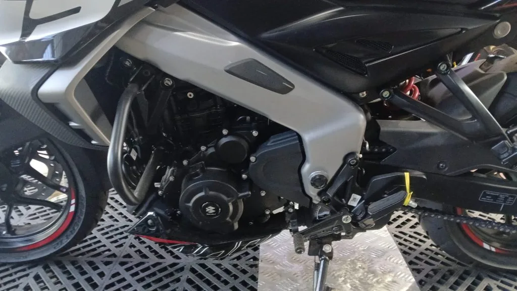 BAJAJ PULSAR NS 400