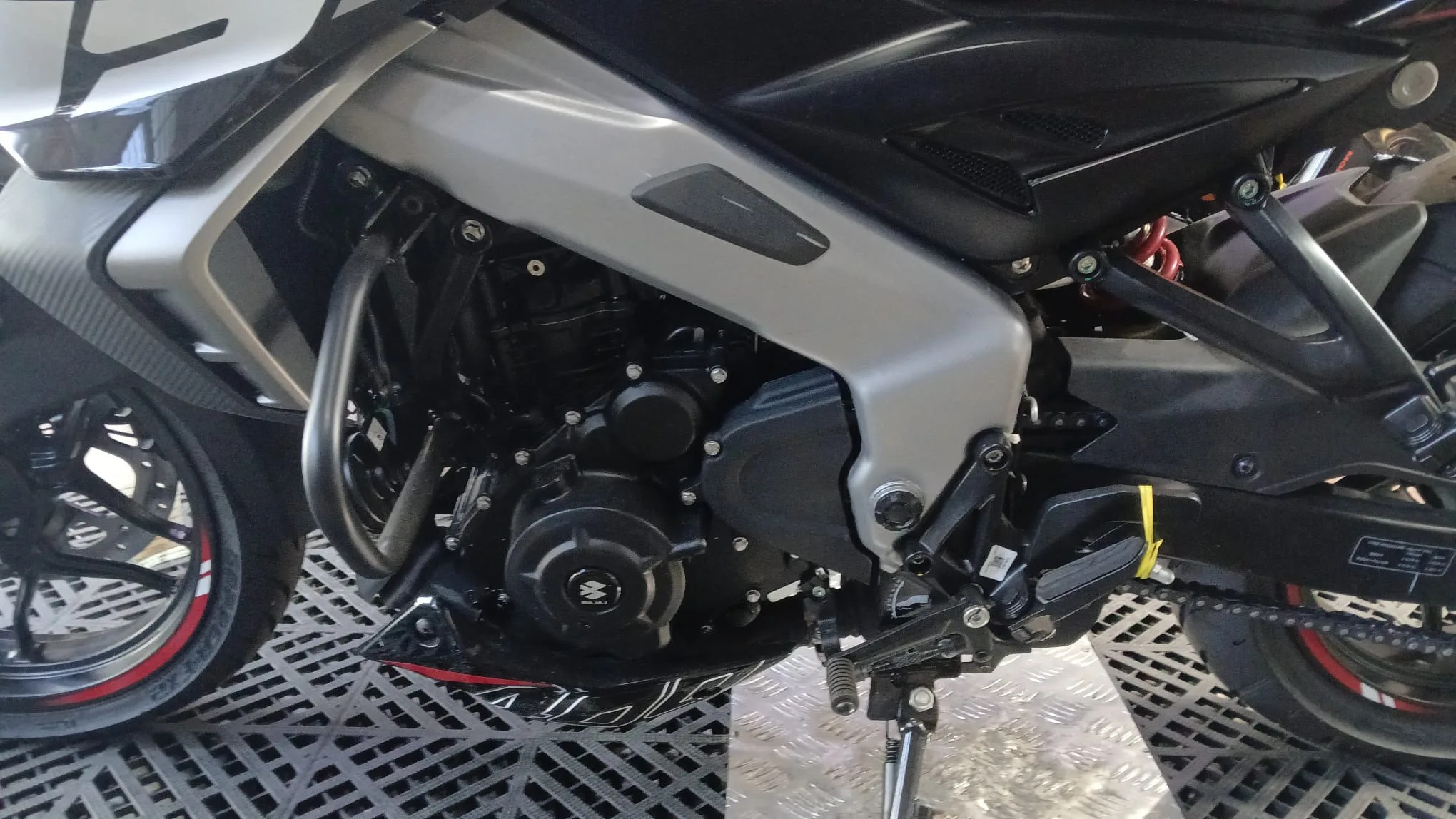 BAJAJ PULSAR NS 400: imagen 15