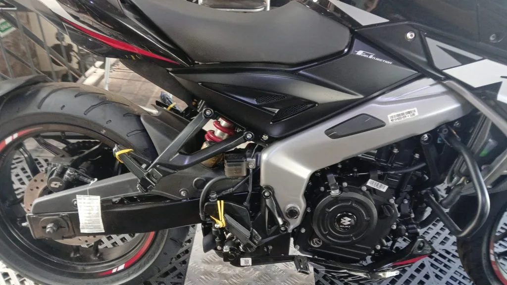BAJAJ PULSAR NS 400
