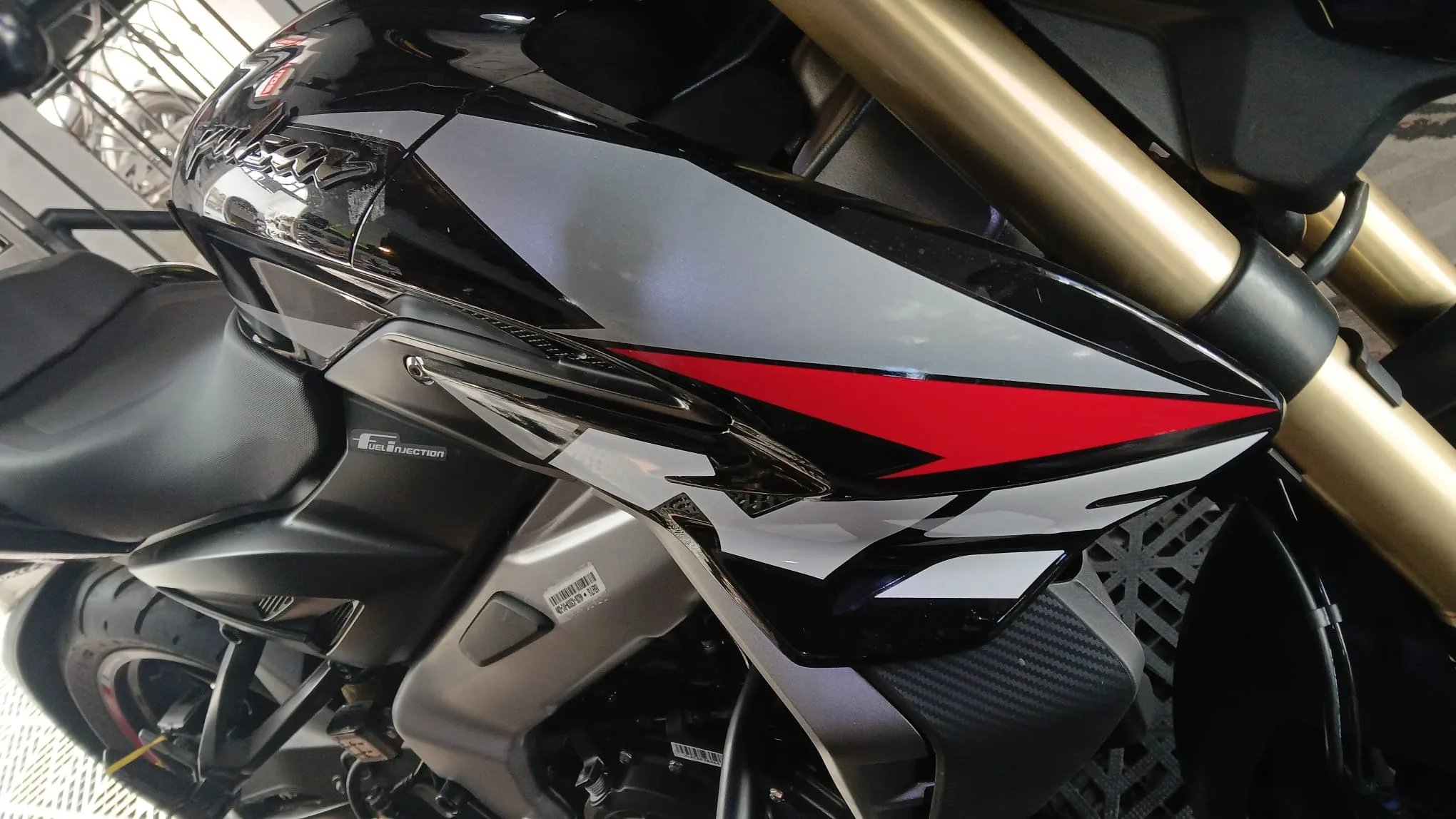 BAJAJ PULSAR NS 400: imagen 8