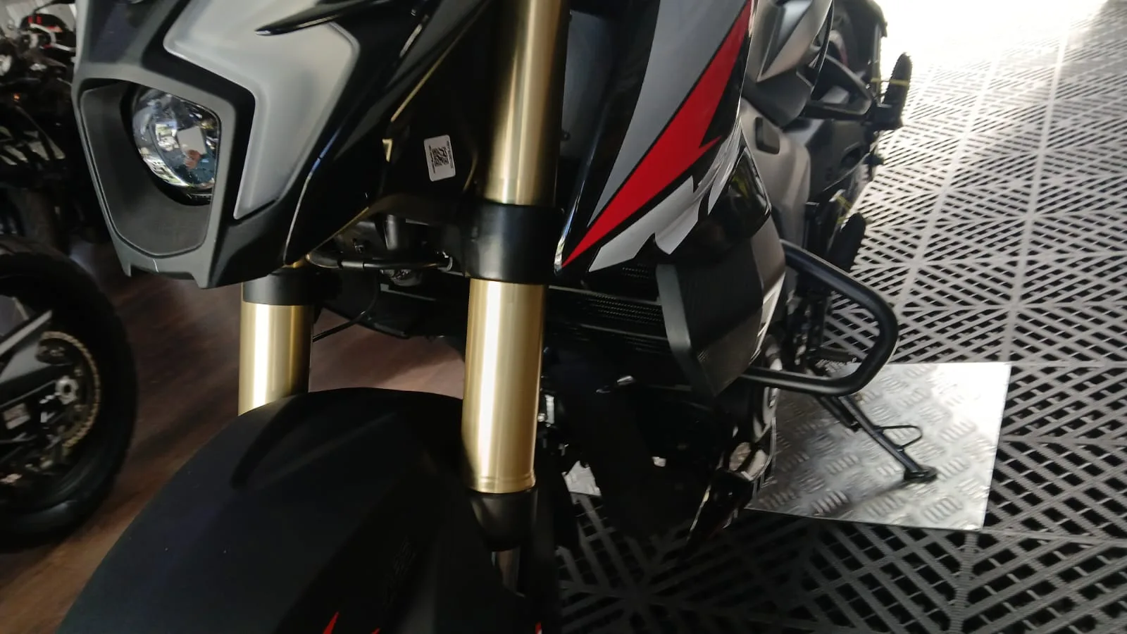 BAJAJ PULSAR NS 400: imagen 4