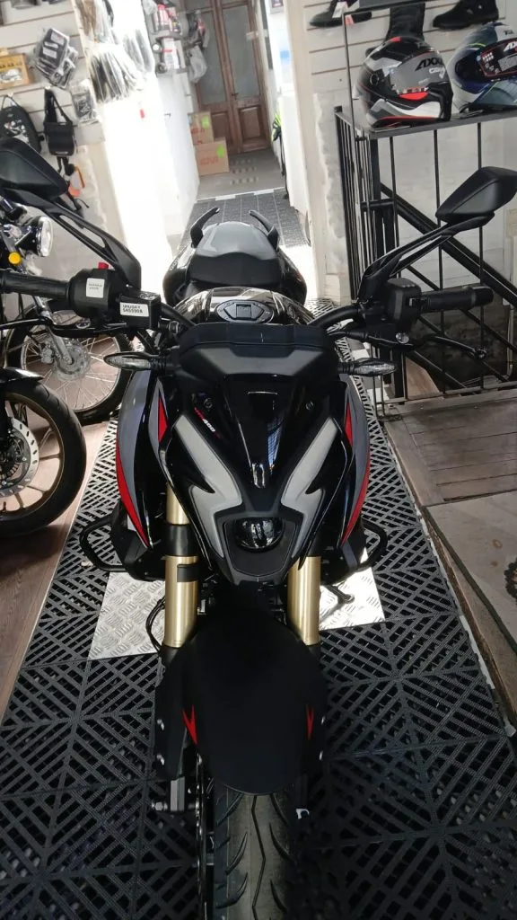 BAJAJ PULSAR NS 400