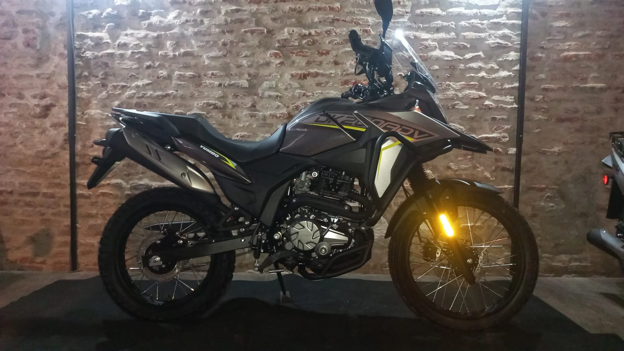 Yumbo DK 200 ADV: imagen 1