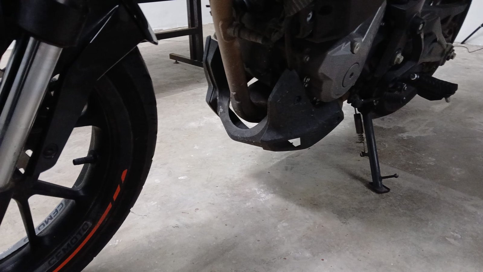 CFMOTO NK300: imagen 9