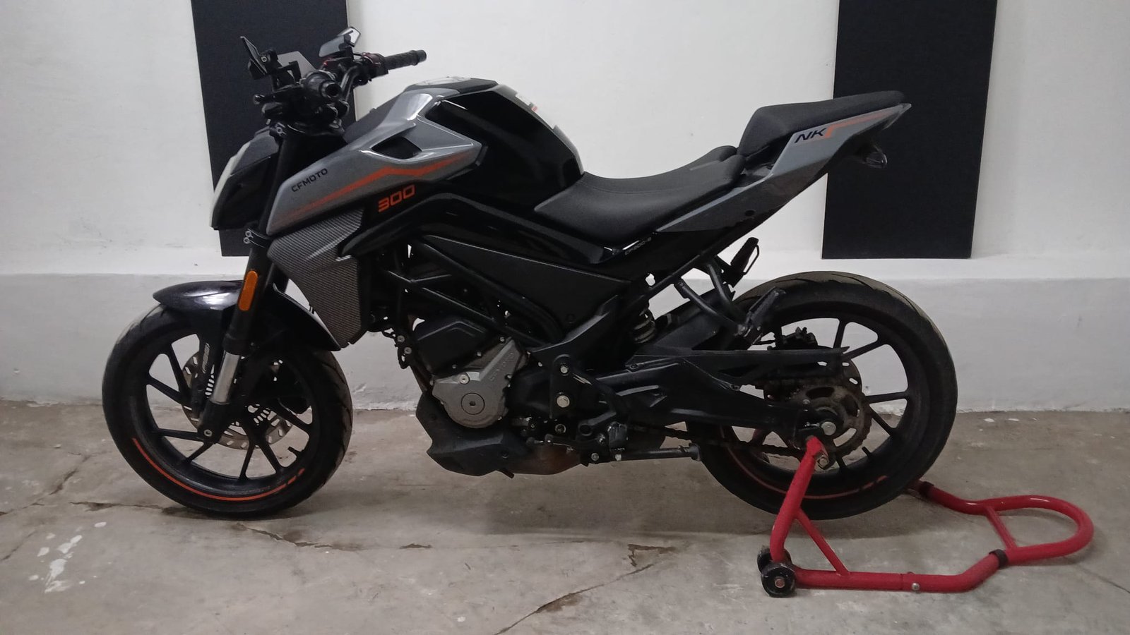 CFMOTO NK300: imagen 1