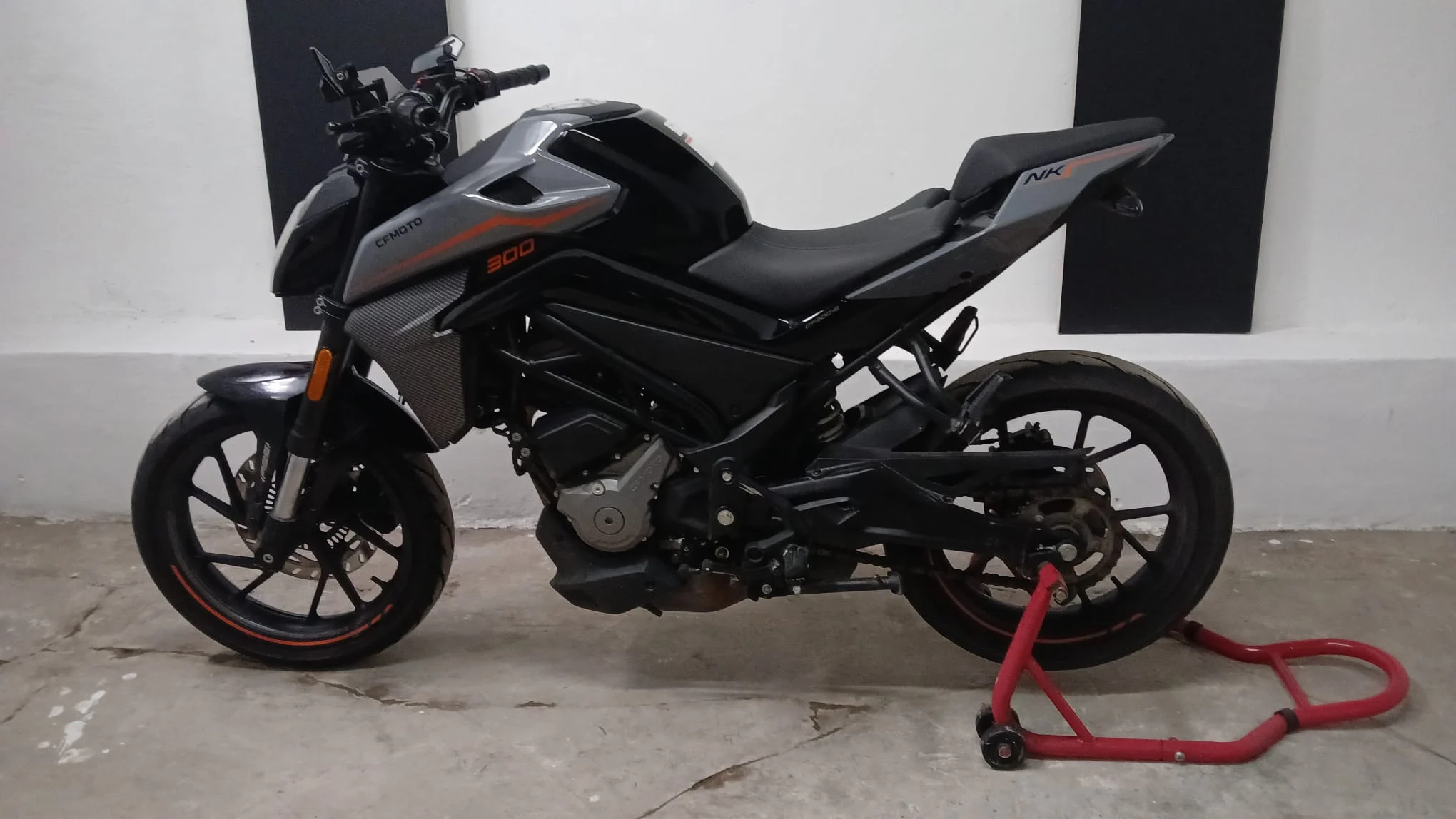 CFMOTO NK300: imagen 1